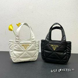 Picture of Prada Lady Handbags _SKUfw137790665fw